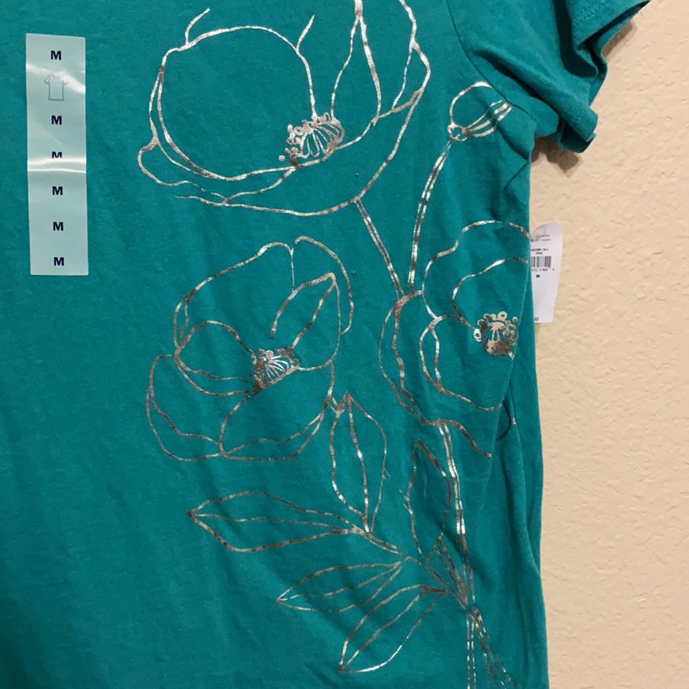 ❤️ 2 for $10 NWT Old Navy Flower Graphic Tee - Picture 2 of 4